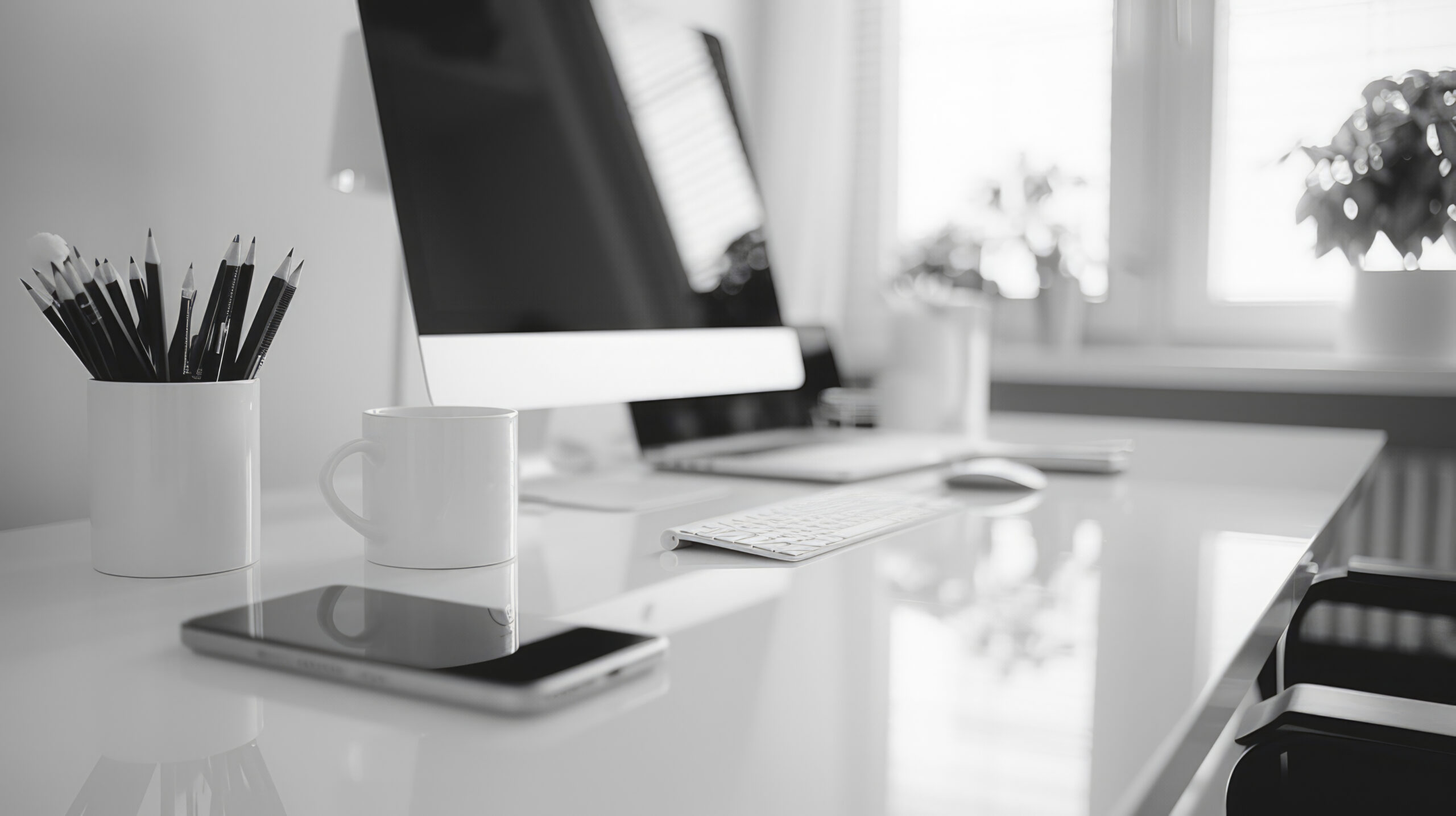 modern-minimalist-office-black-white